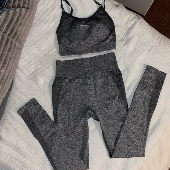 Gymshark Gray Sports Bra and Leggings Set - Picture 4 of 8